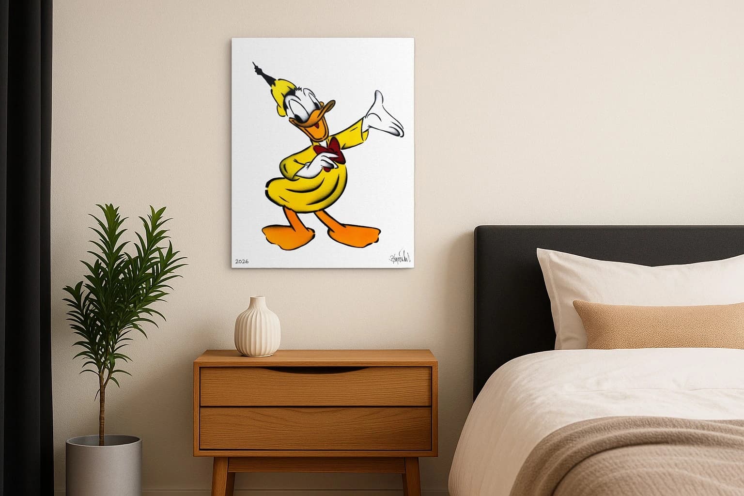 Donald Duck in gelbem Hemd und roter Fliege vor weißem Hintergrund mit 2026 unten links, als Kunstwerk an der Wand eines Schlafzimmers.