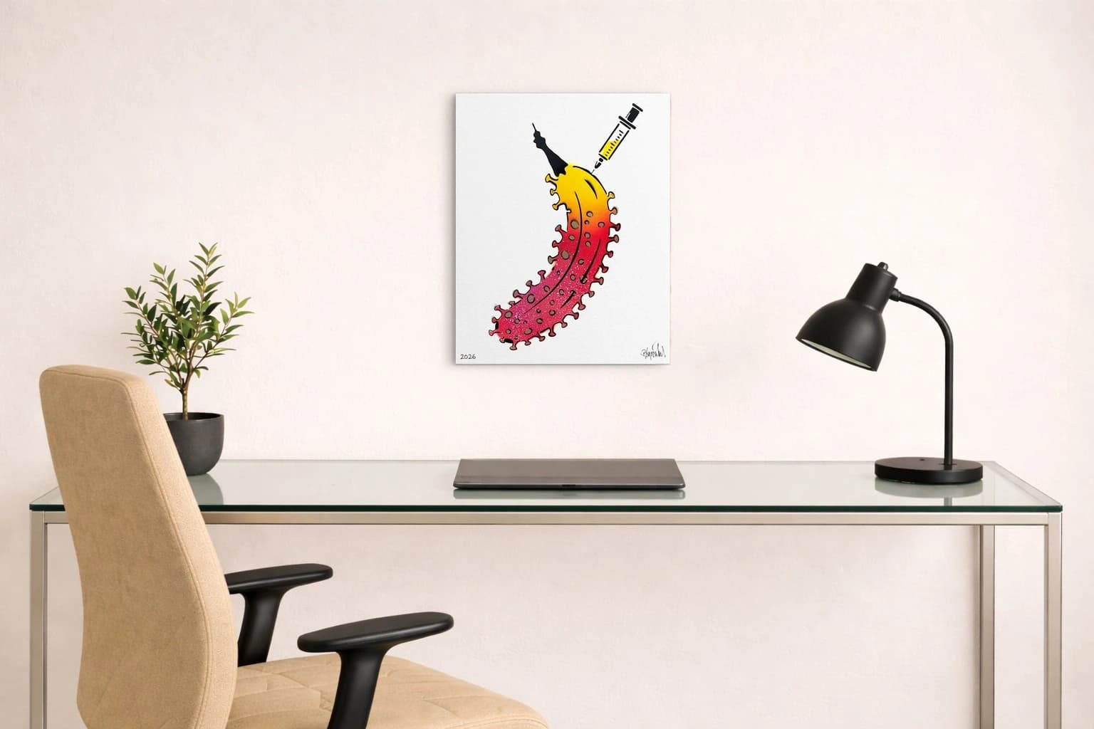 Bunte Banane mit Spritze auf Weiß mit Signatur und 2026, als Kunstwerk an der Wand eines Raums.