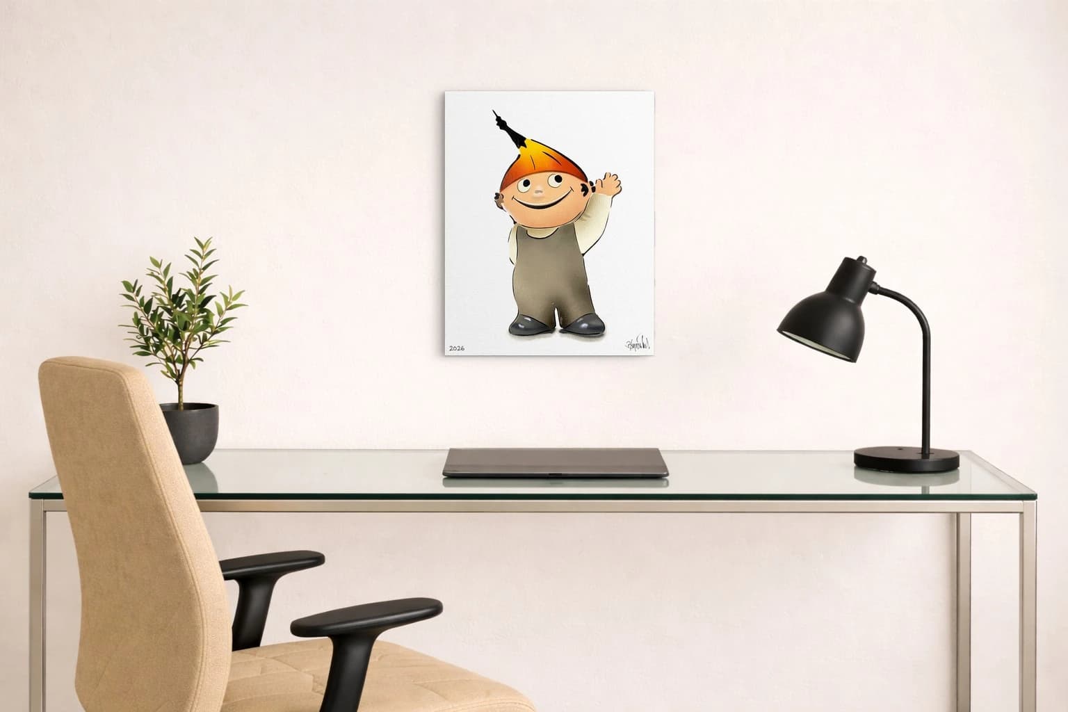 Cartoonfigur mit orangefarbener Zipfelmütze winkt vor weißem Hintergrund, unten steht 2026, als Kunstwerk an der Wand eines hellen Büros.
