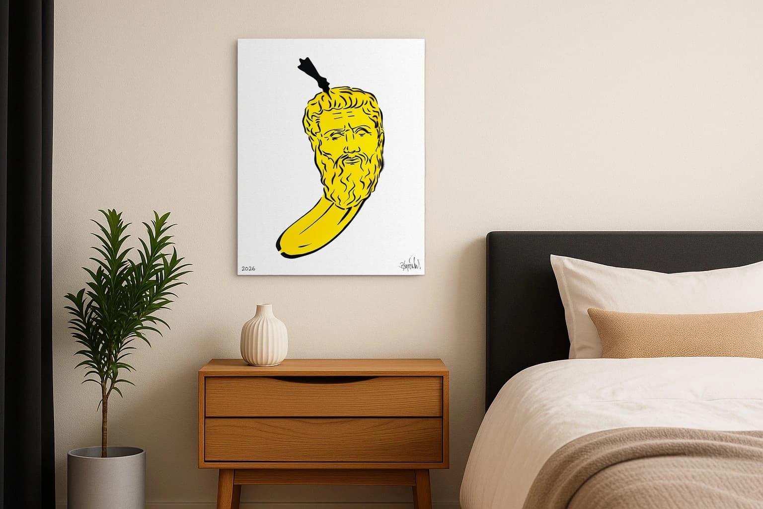 Gelbe Banane mit Männerkopf und Bart auf Weiß, als Kunstwerk an der Wand eines Schlafzimmers.