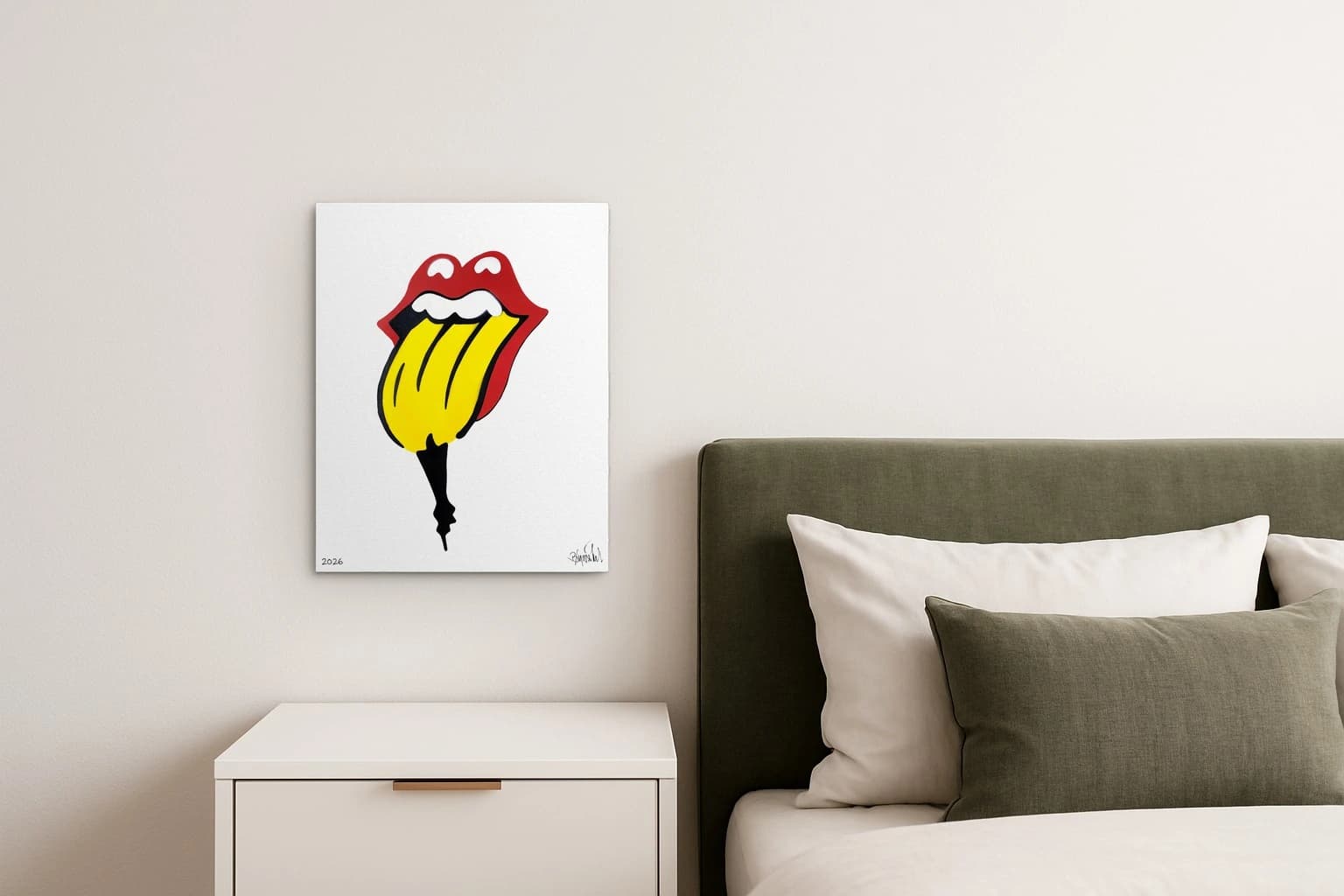 Rote Lippen mit gelber Zunge und schwarzem Tropfen auf Weiß, unten 2026, als Kunstwerk an der Wand eines Schlafzimmers.