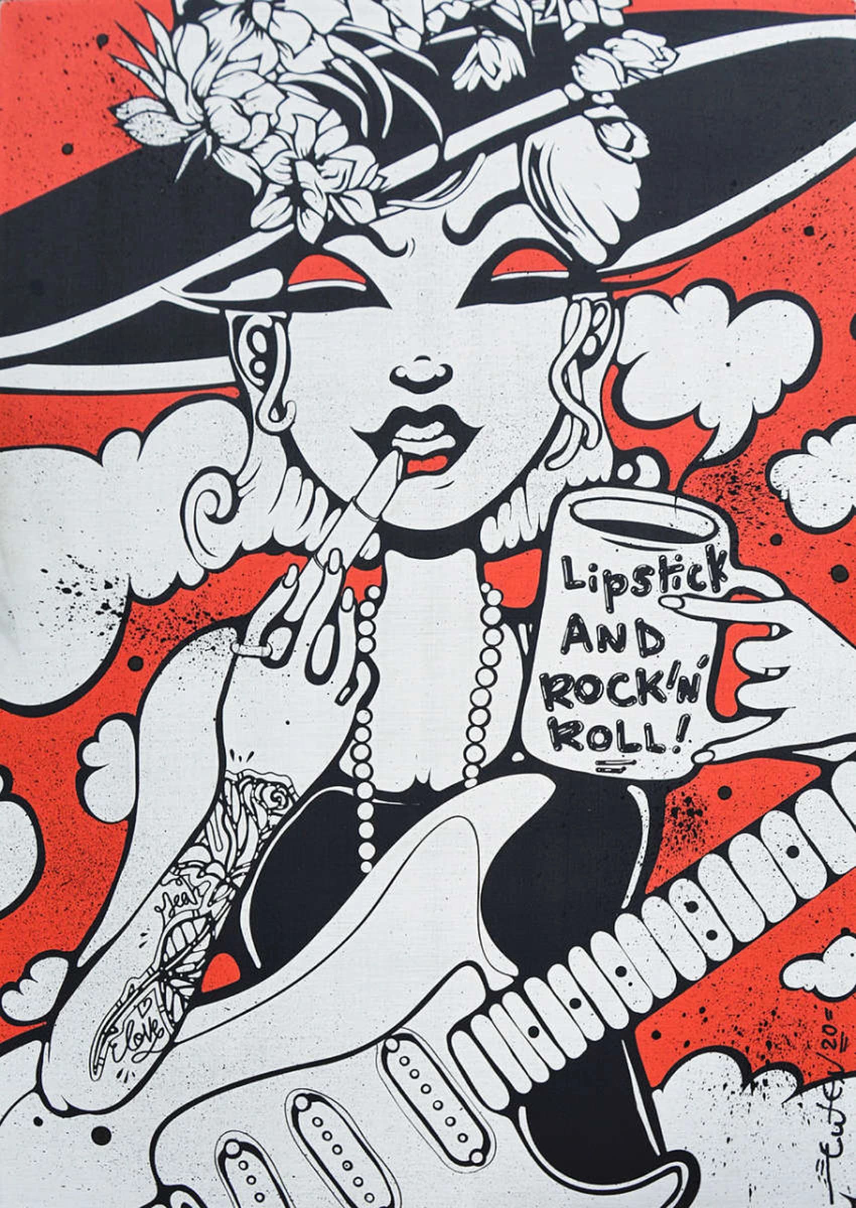Frau mit Hut hält Gitarre und Becher mit Text, vor rotem Hintergrund mit weißen Wolken.